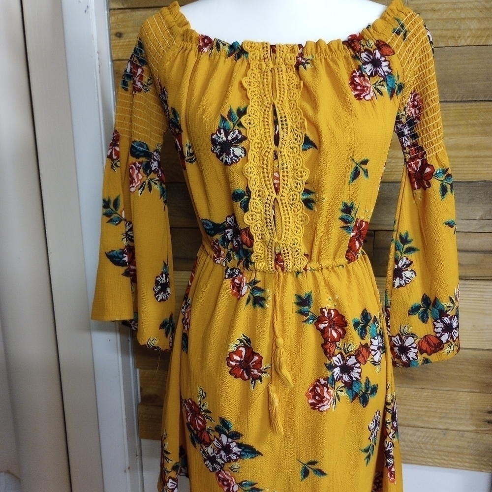 Feathers Yellow Floral Off The Shoulder Dress Size Medium Boho Hippie Festival
